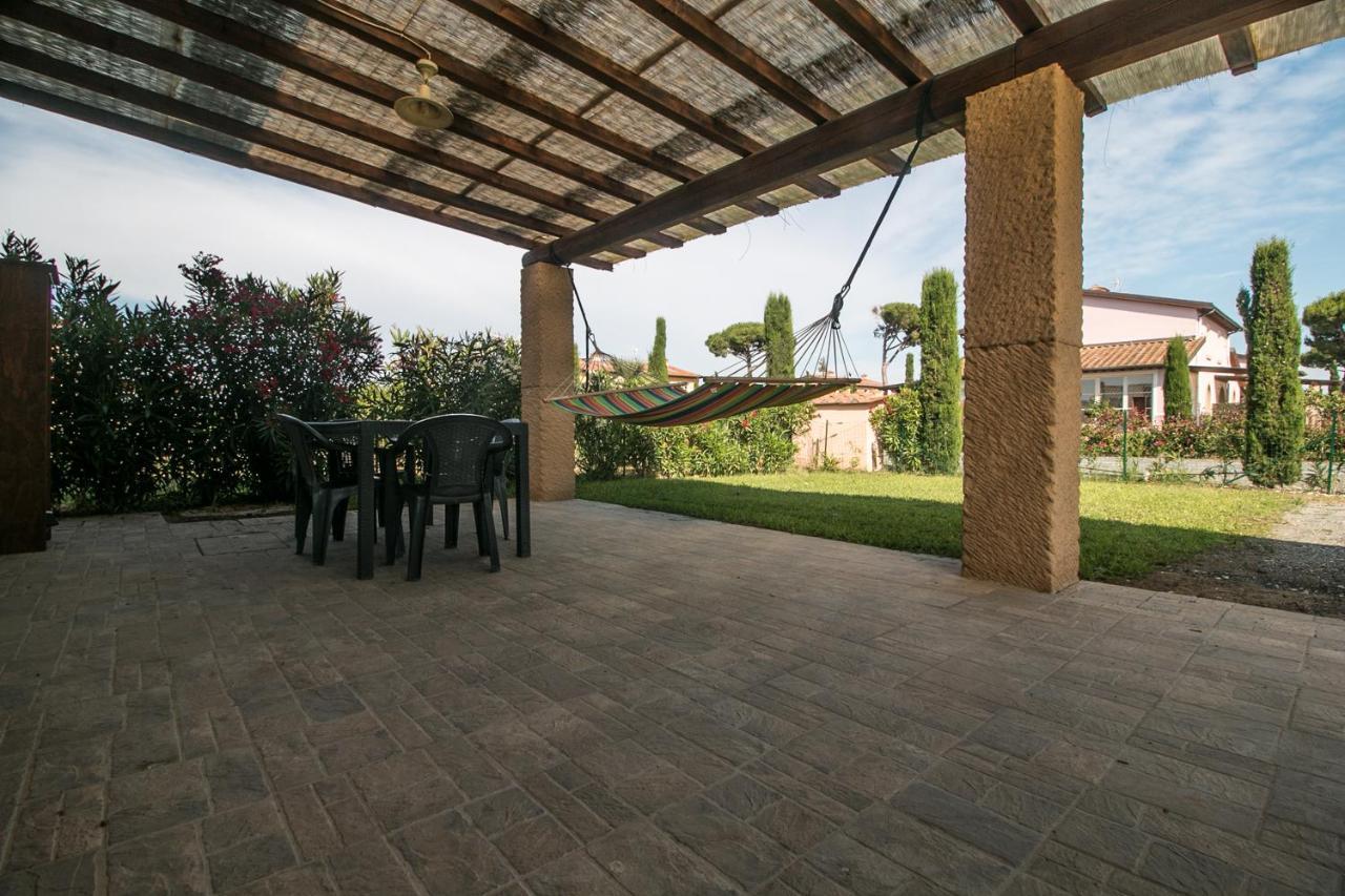 Fattoria Palazzeta - Pet & Family Friendly Aparthotel Cecina  Exterior photo