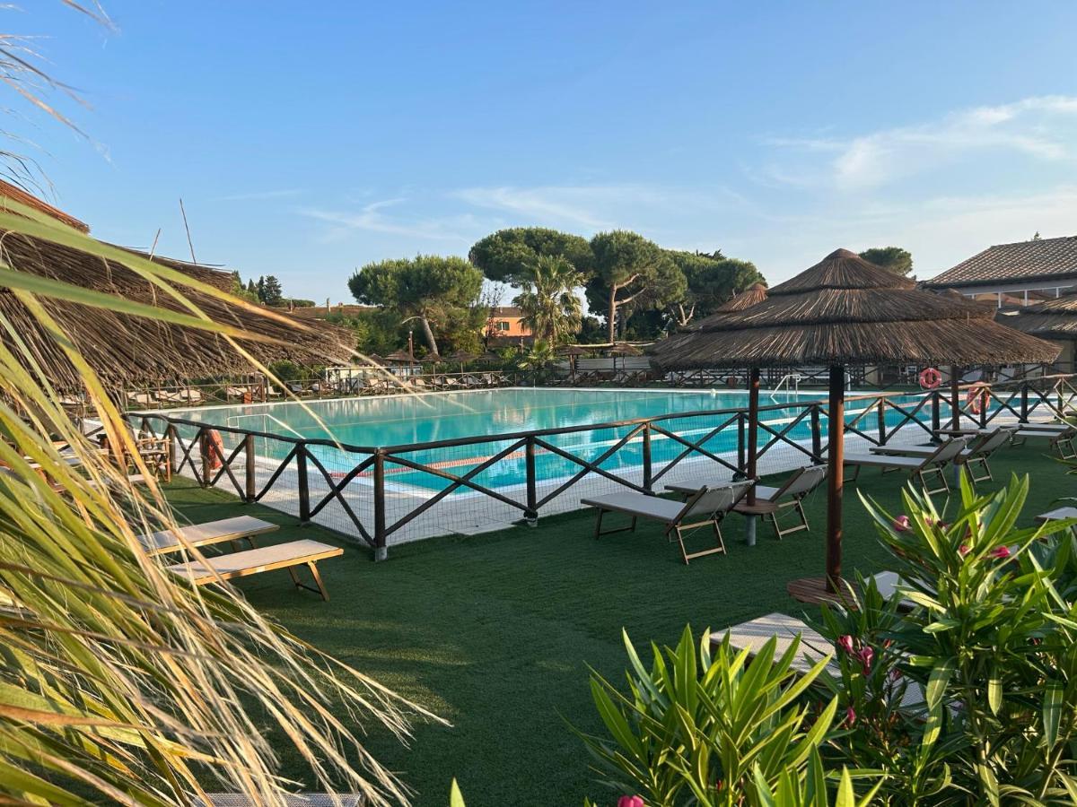 Fattoria Palazzeta - Pet & Family Friendly Aparthotel Cecina  Exterior photo
